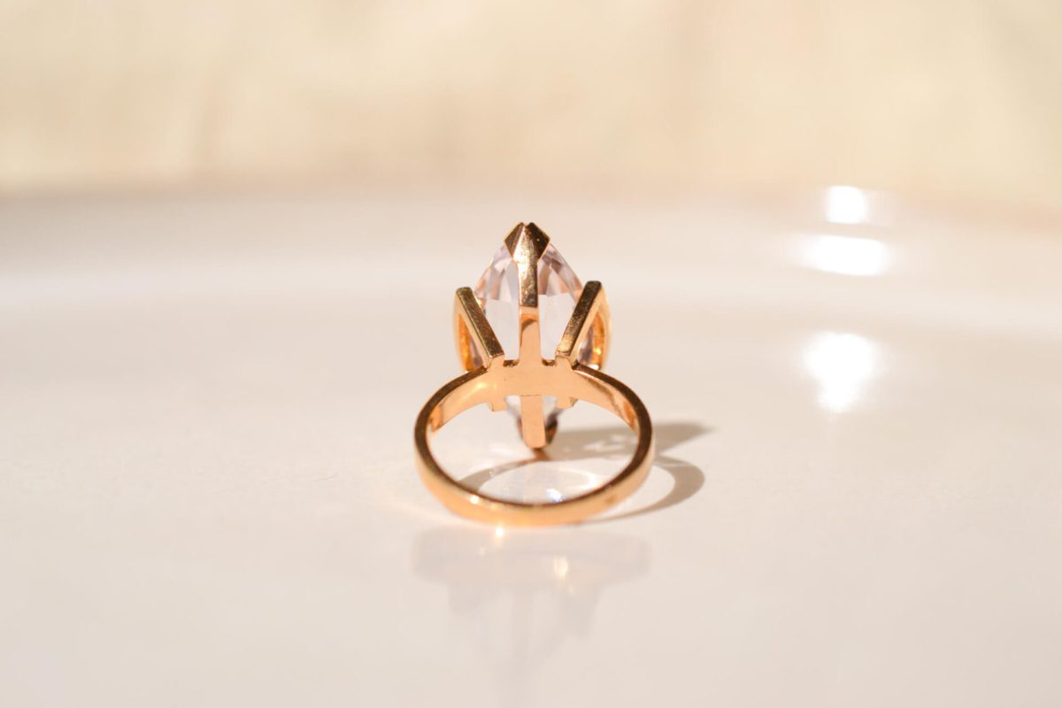 Bague Vintage en Or jaune 18 carats ornée d'une pierre rose