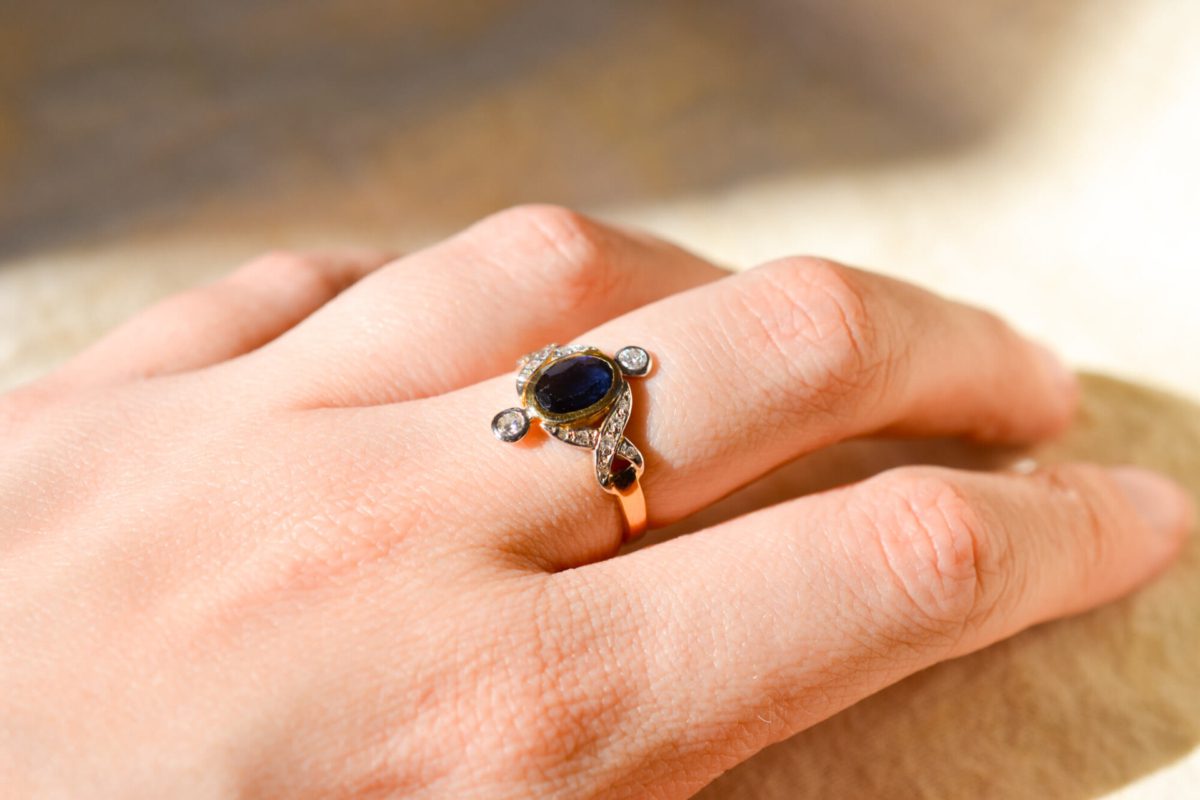 Bague de fiançailles Vintage en Or jaune 18 carats sertie d'un Saphir et de Diamants