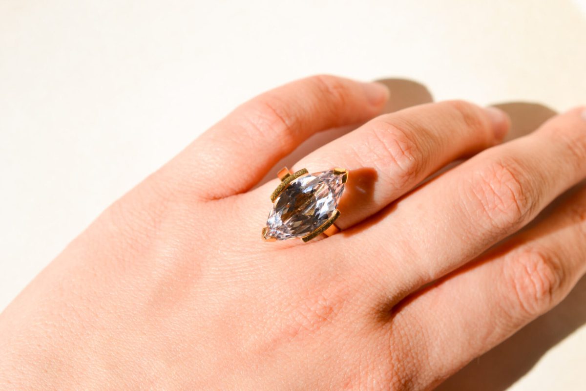 Bague de fiançailles ancienne en Or jaune 18 carats sertie d'une pierre rose