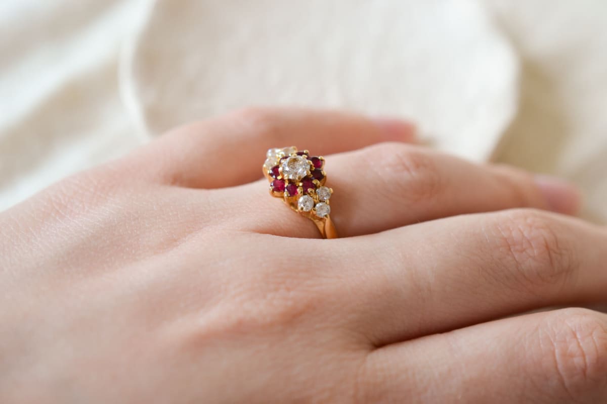 Bague de fiançailles en Or jaune 18 carats sertie de Rubis