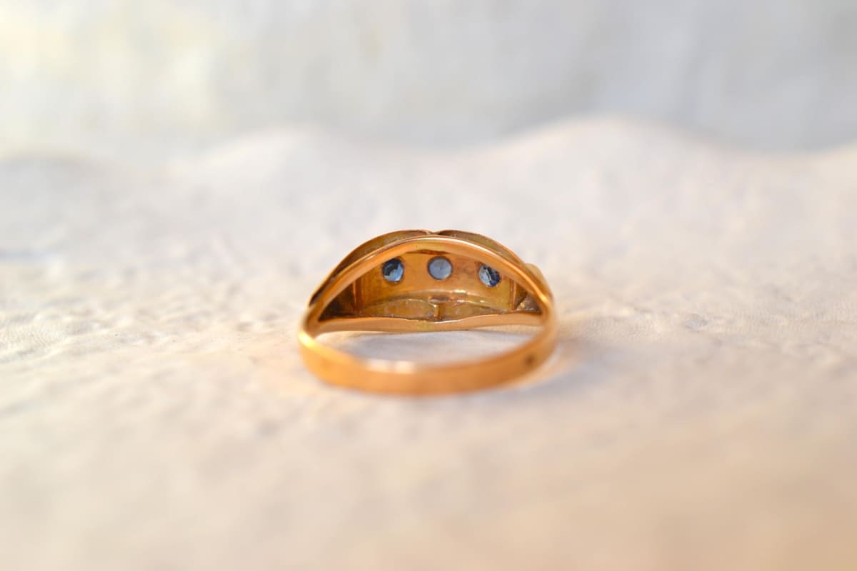 Bague saphirs style tank