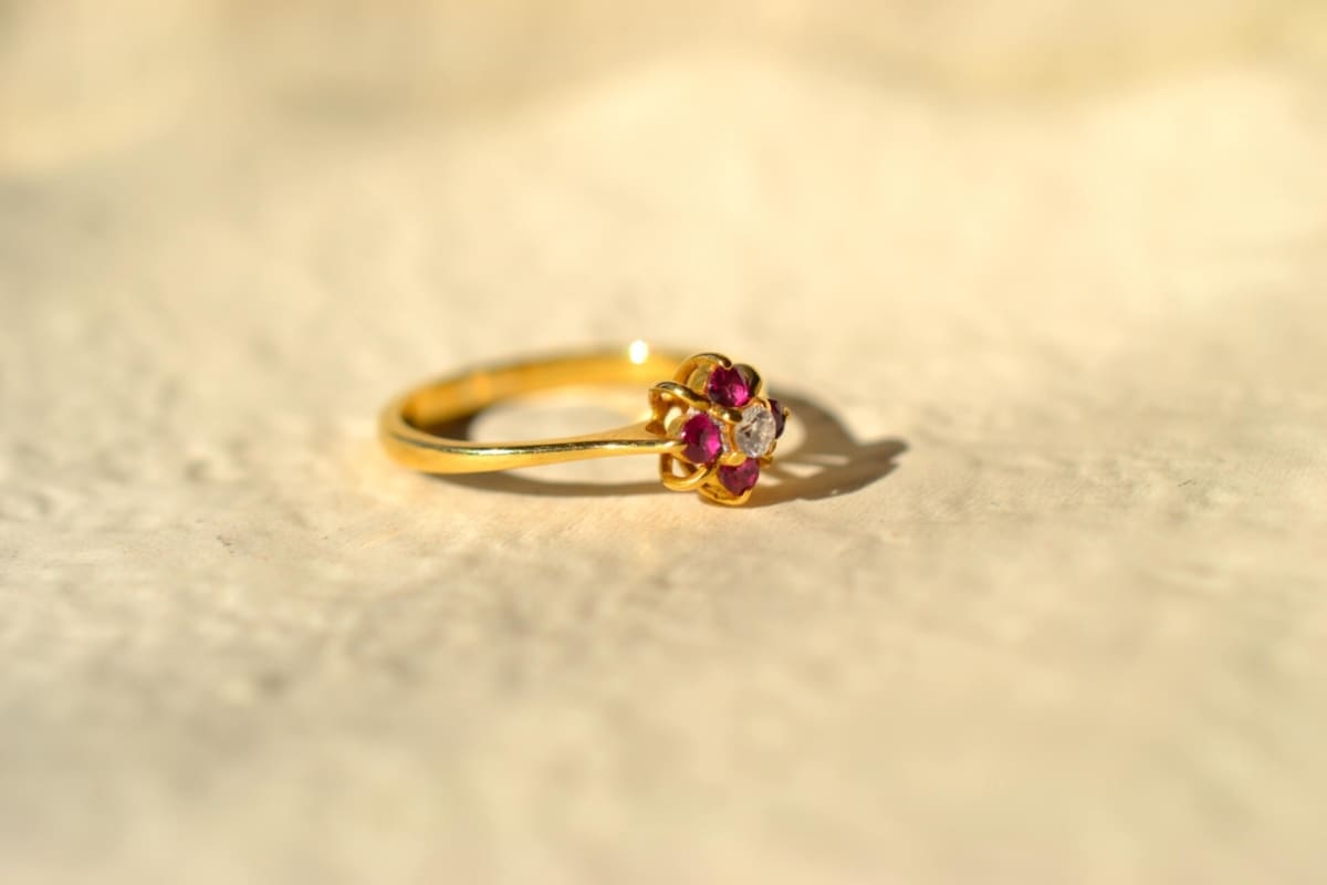 Bague fleur rubis et diamant