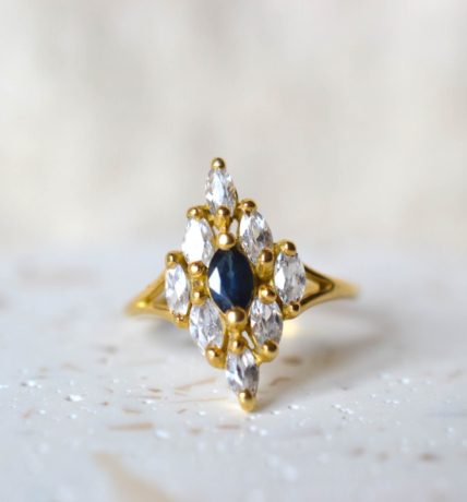 bague navette saphir