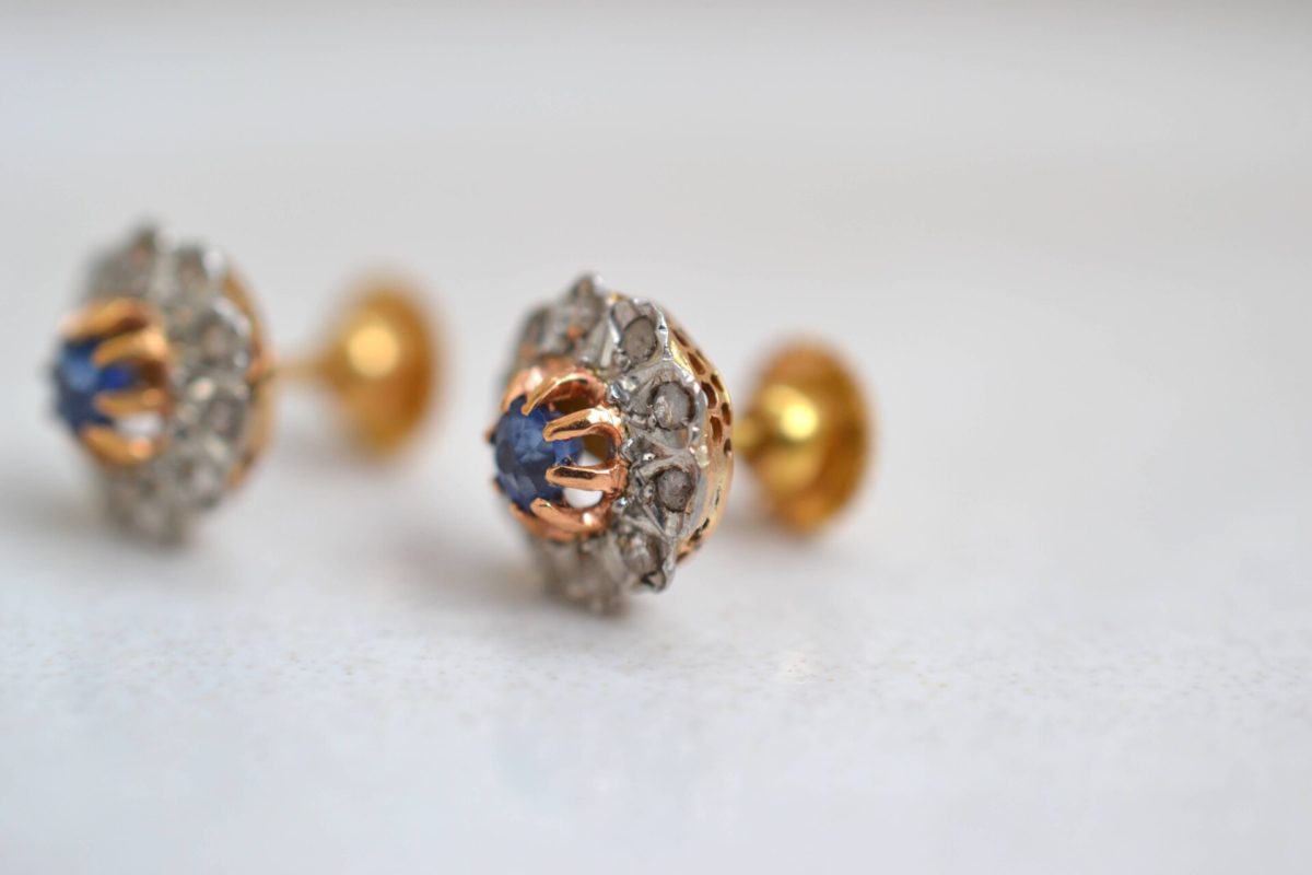 puces d'oreilles saphirs diamants