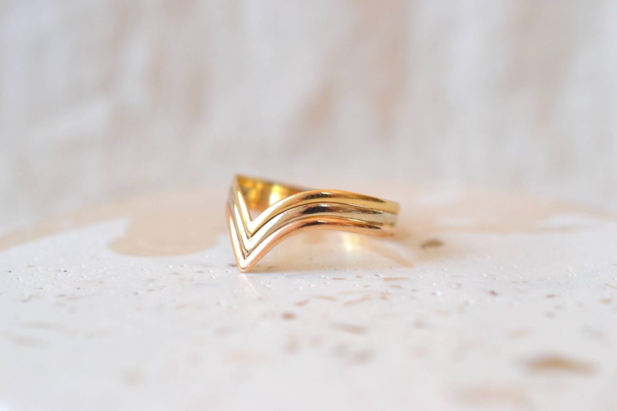 Bague 3 ors forme V
