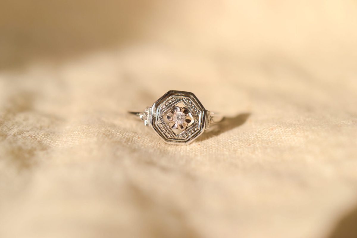 Bague Art Déco en Or blanc 18 carats sertie d'un Oxyde