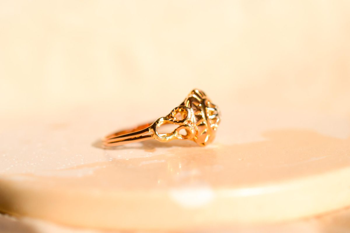Bague Art Déco en Or jaune 18 carats sertie d'un Diamant