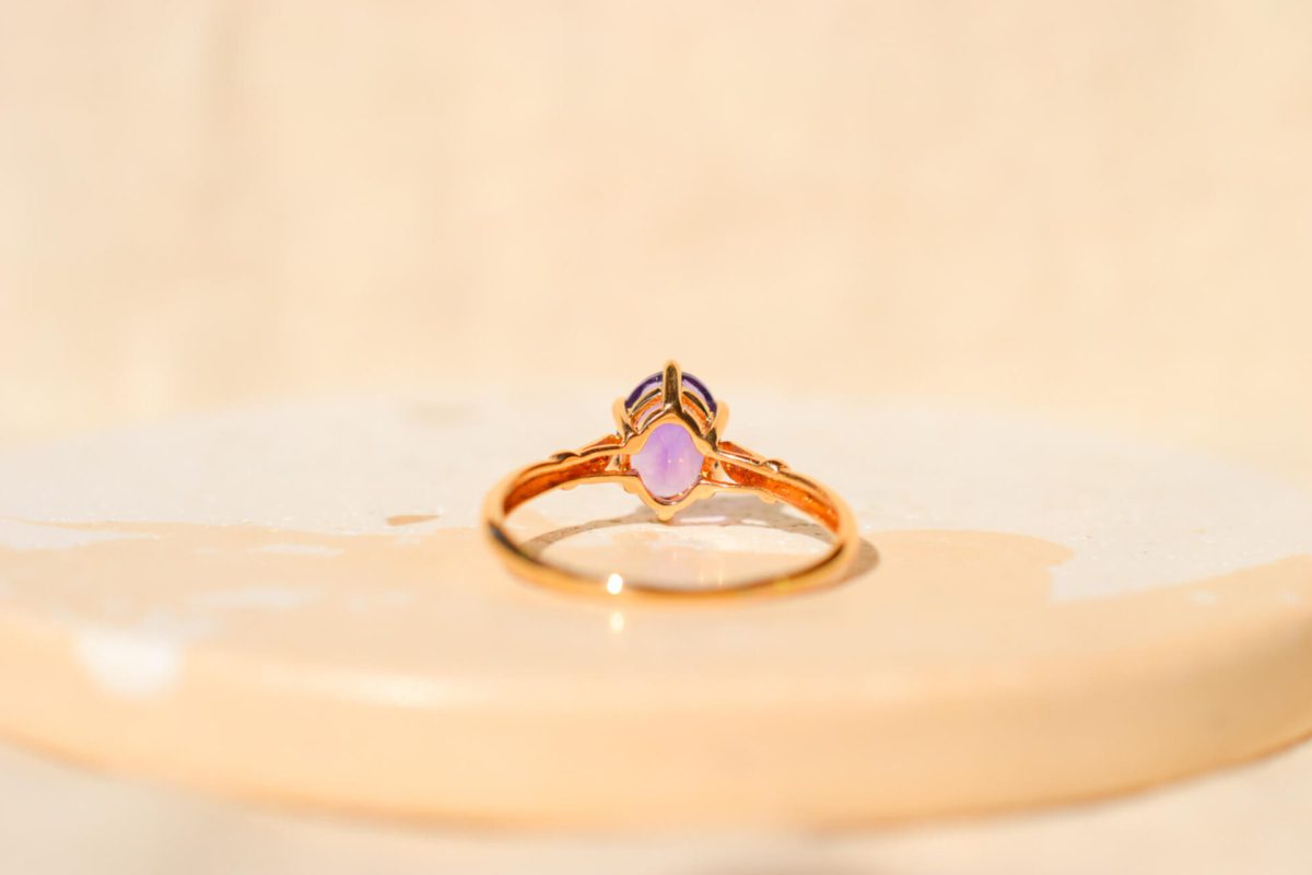 Bague Vintage en Or jaune 18 carats ornée d'une Améthyste