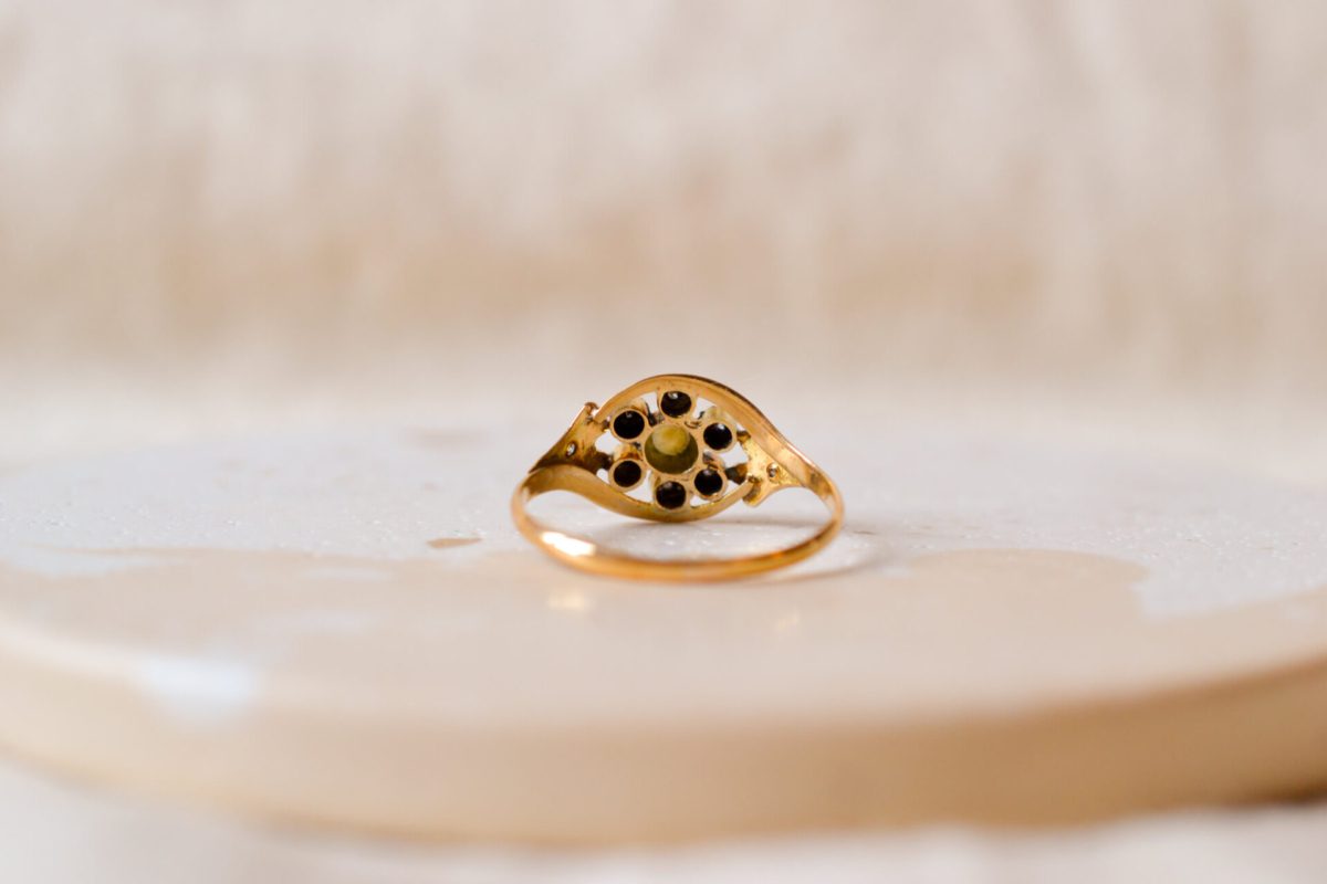 Bague Vintage en Or jaune 18 carats sertie d'une Perle et de Diamants