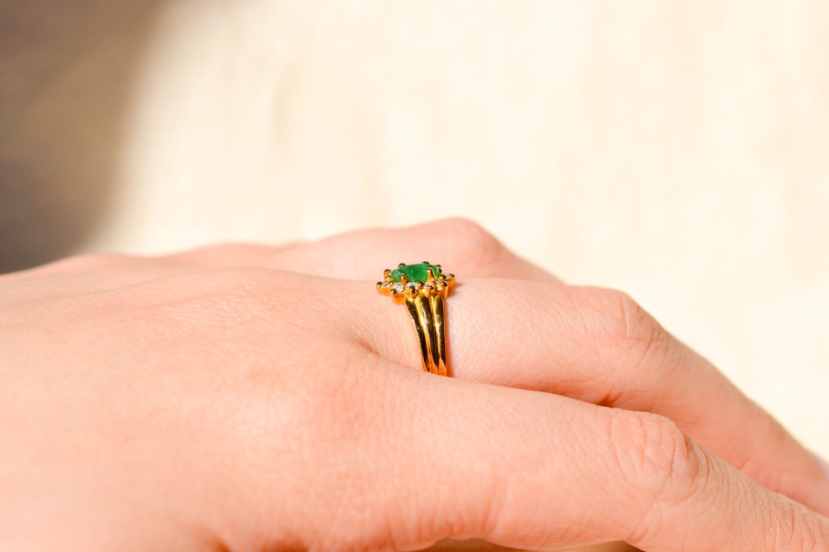 Bague de fiancailles Vintage en Or jaune 18 carats ornée d'une Emeraude