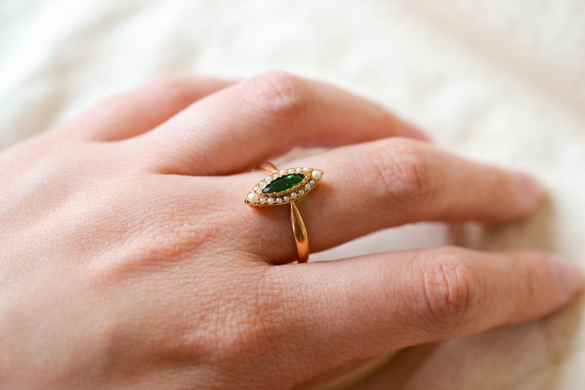 Bague de fiançailles Vintage en Or jaune 18 carats ornée d'une pierre verte et de Perles