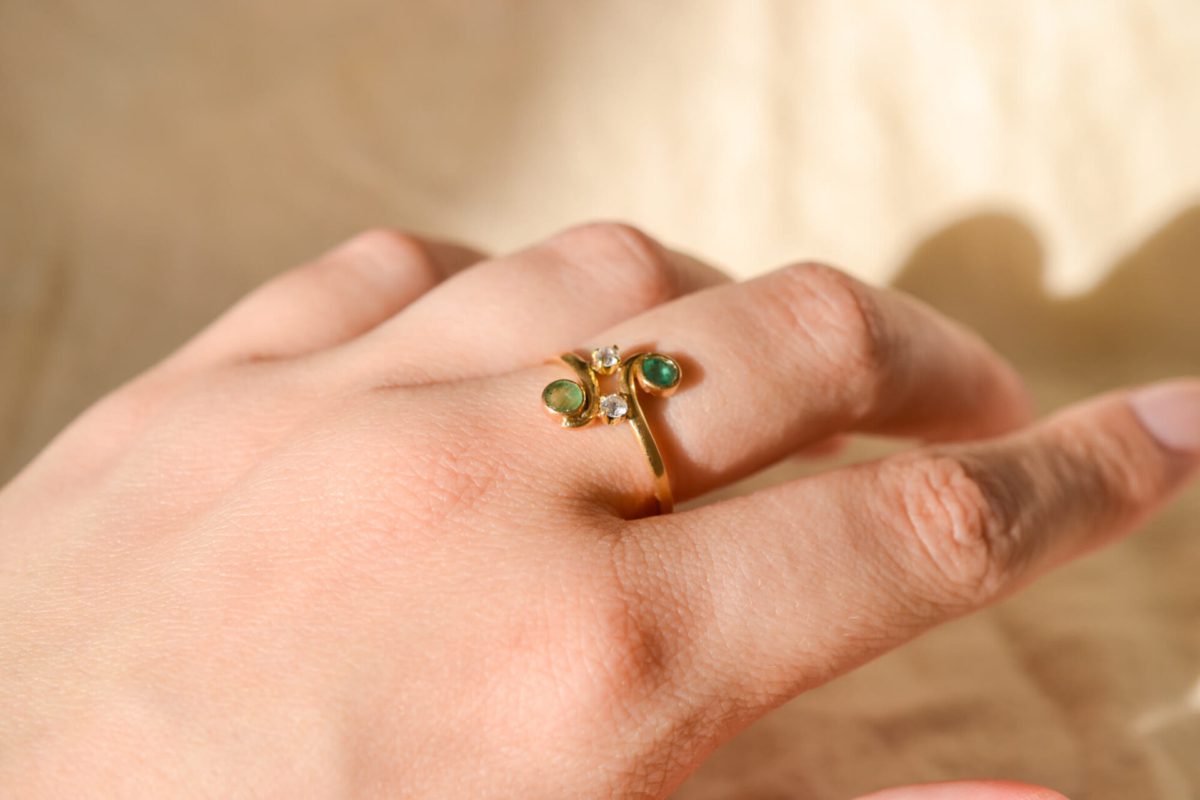 Bague de fiançailles Vintage en Or jaune 18 carats sertie d'Emeraudes et Diamants
