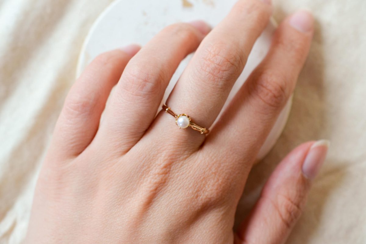 Bague de fiançailles ornée d'une Perle