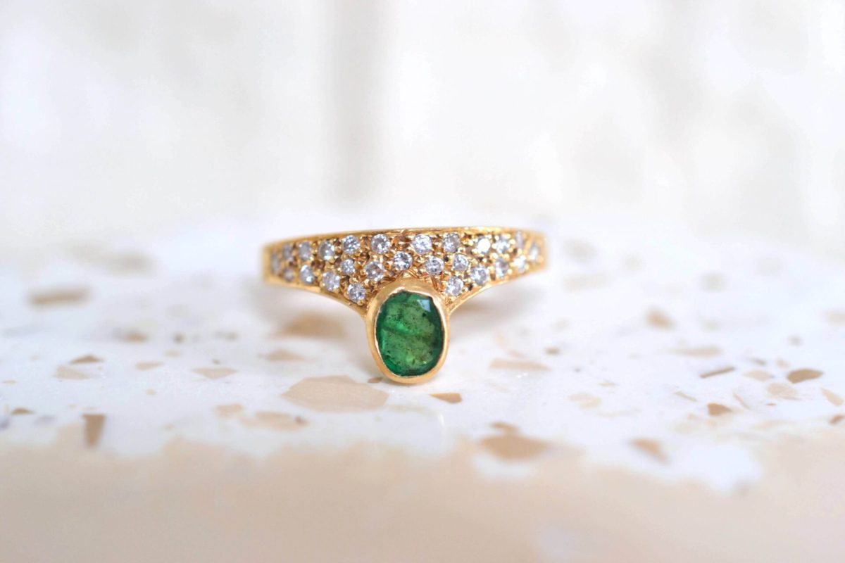bague émeraude diamants