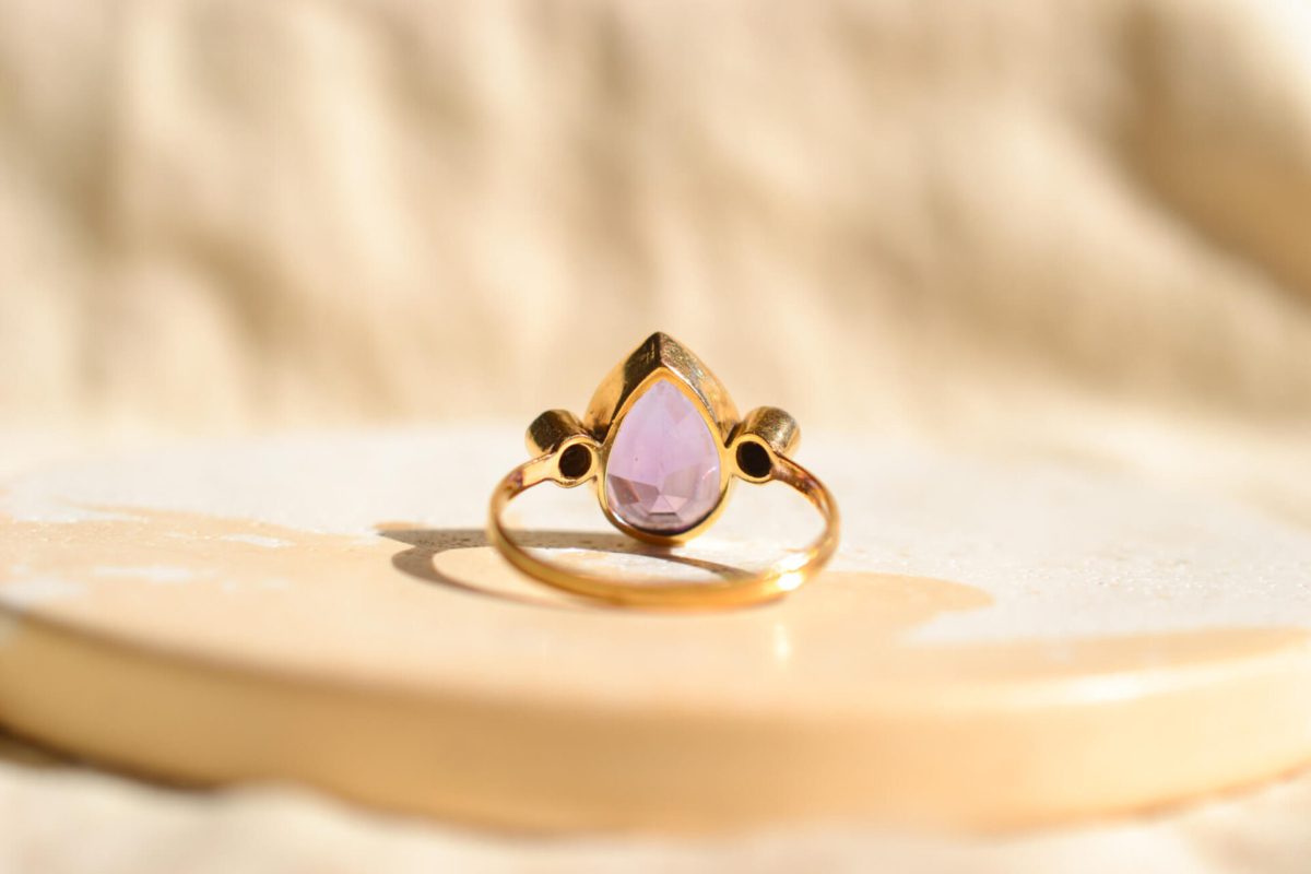 Bague en Or jaune 18 carats sertie d'une Améthyste et de Diamants