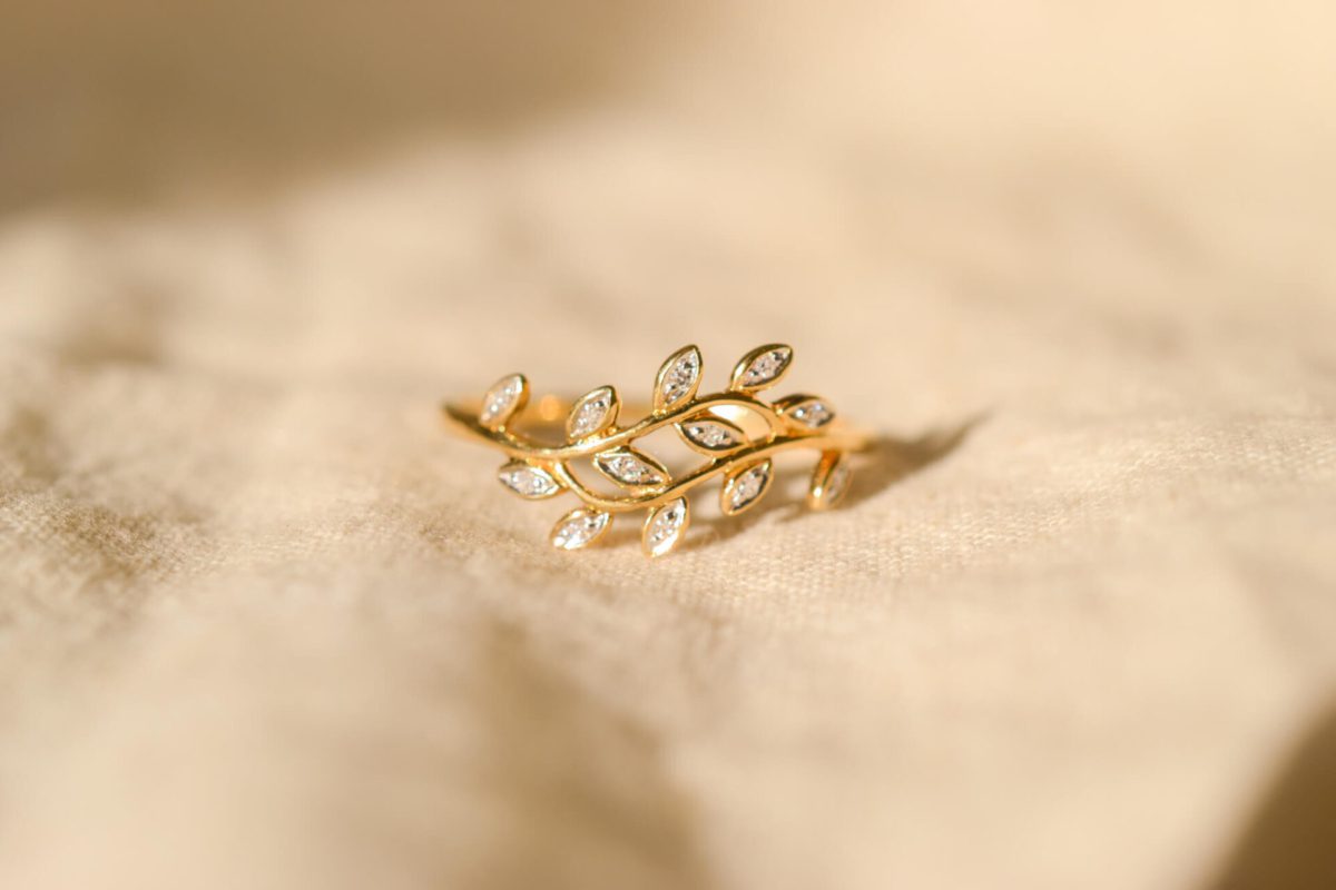 Bague feuilles en Or jaune 18 carats sertie de Diamants