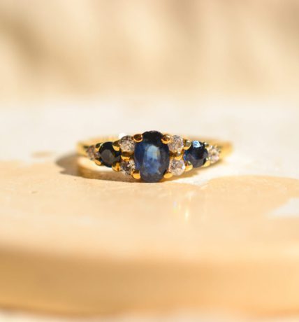 Bague trilogie en Or jaune 18 carats sertie de Saphirs et Oxydes