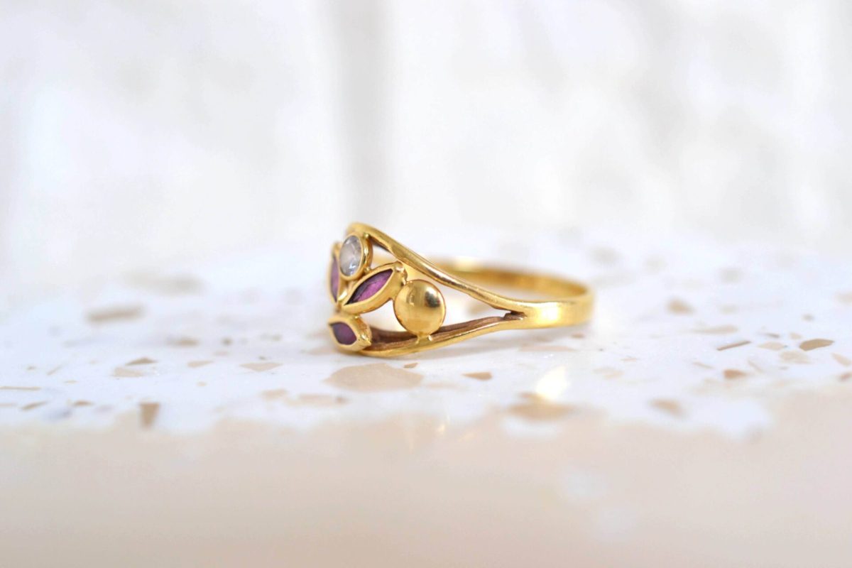 bague ajourée rubis