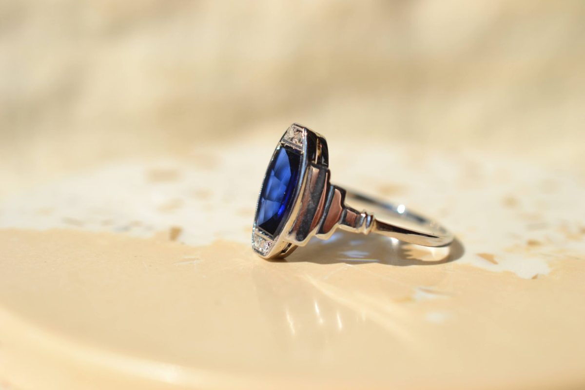 bague art deco saphir de synthese
