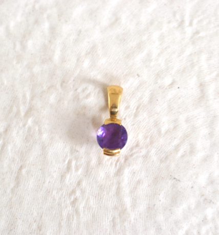 pendentif scapolite