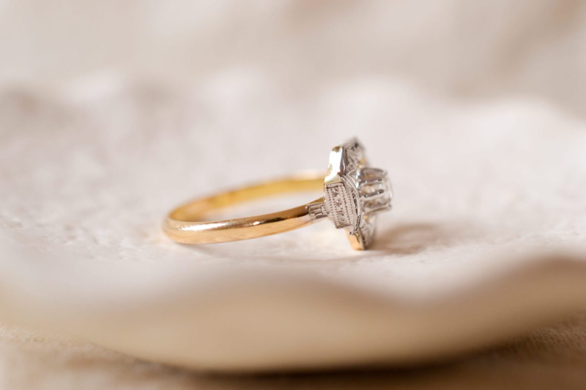Bague Art Déco 2 Ors sertie d'un Oxyde