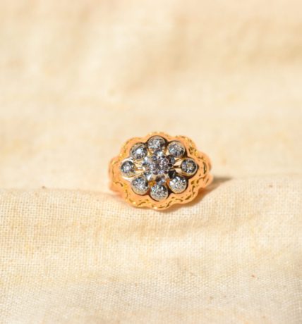 Bague Marguerite dôme en Or jaune 16 carats sertie de Diamants