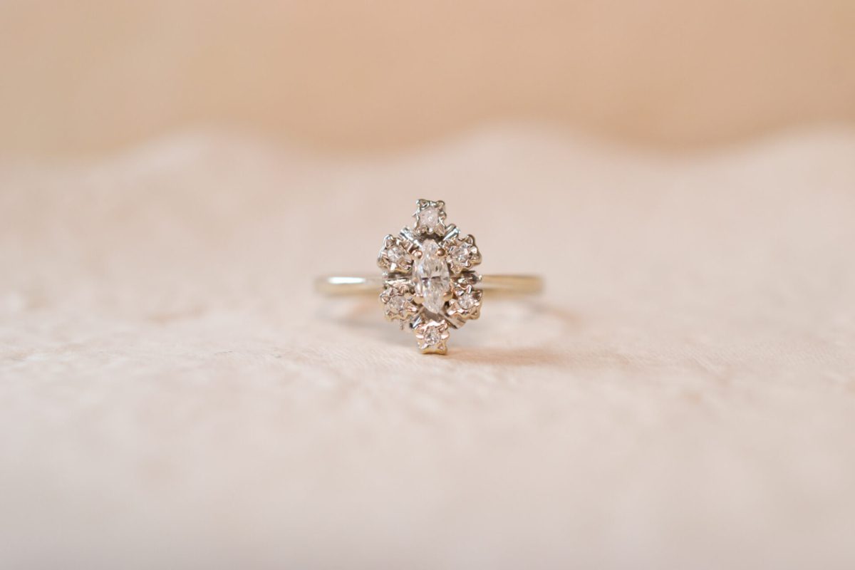 Bague Marquise en Or blanc 18 carats sertie de Diamants