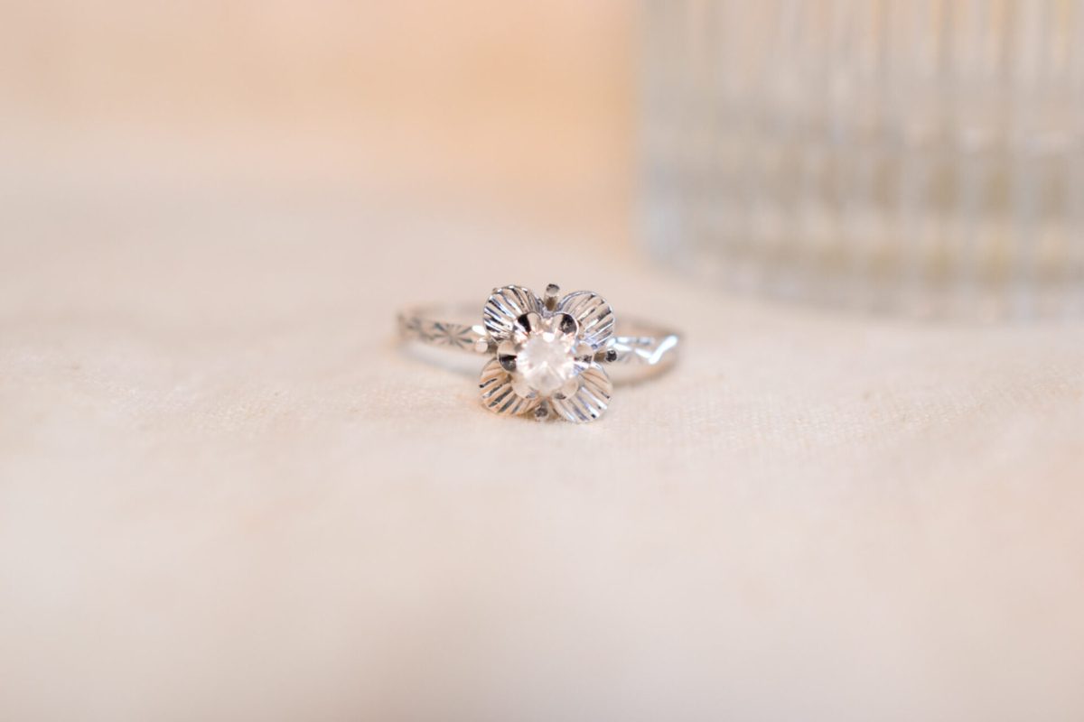 Bague Solitaire en Or blanc 18 carats sertie d'un Oxyde