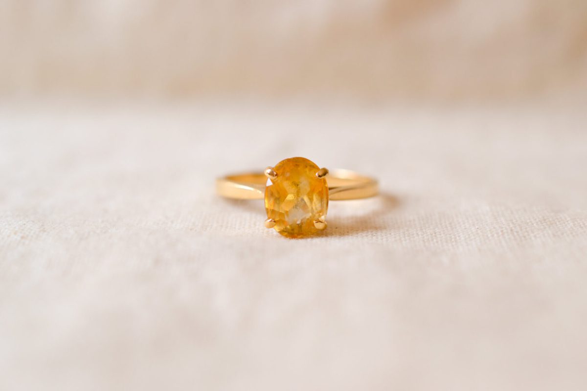 Bague Solitaire en Or jaune 18 carats sertie d'une Citrine