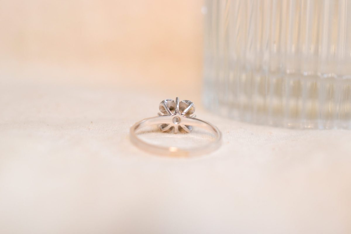 Bague Vintage en Or blanc 18 carat sertie d'un Oxyde