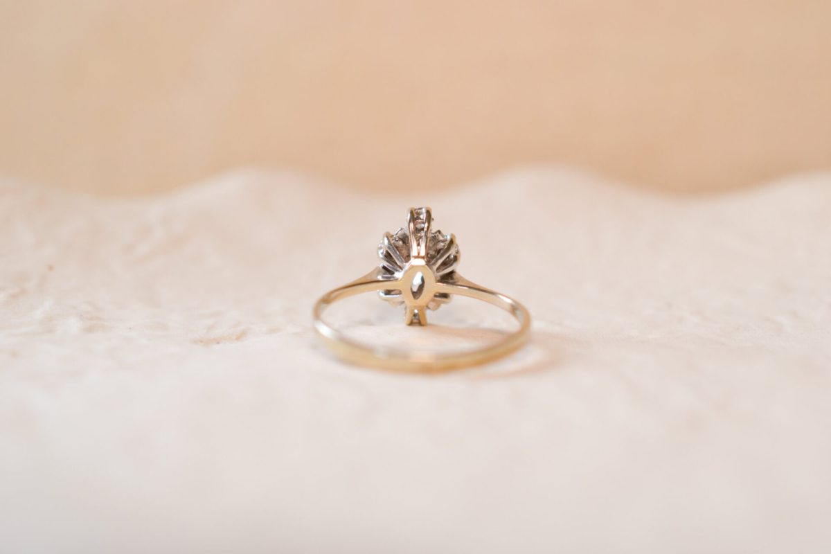 Bague Vintage en Or blanc 18 carats sertie de Diamants