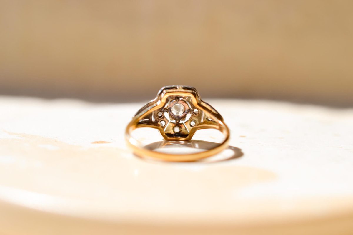 Bague Vintage en Or blanc 18 carats sertie de Diamants
