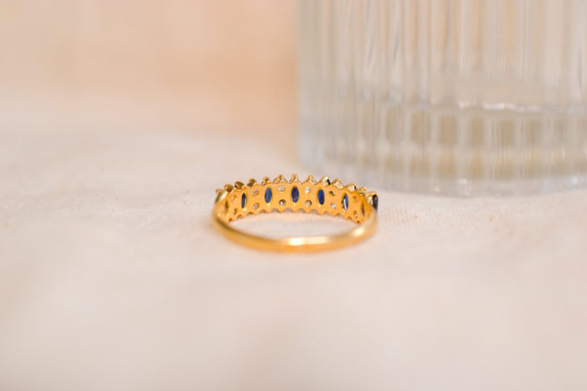 Bague Vintage en Or jaune 18 carats sertie de Saphirs et d'Oxydes