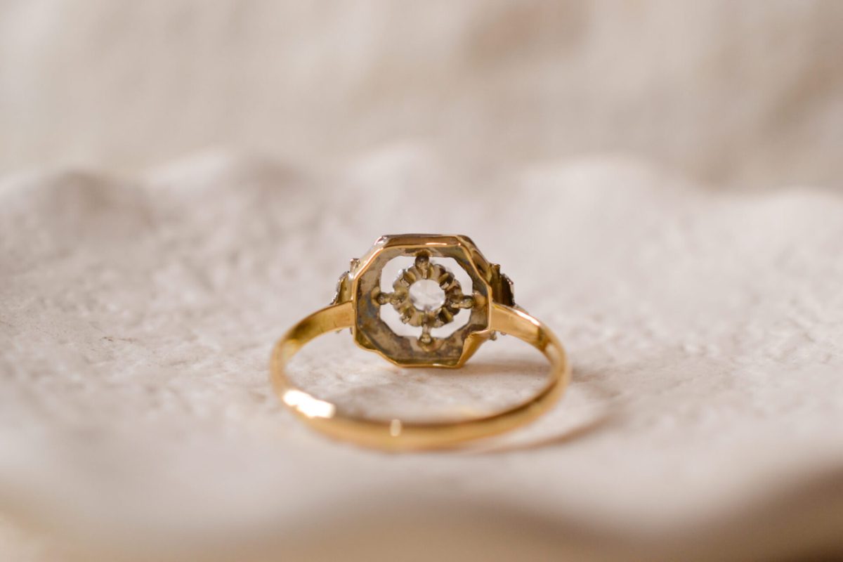 Bague ancienne 2 Ors sertie d'un Oxyde