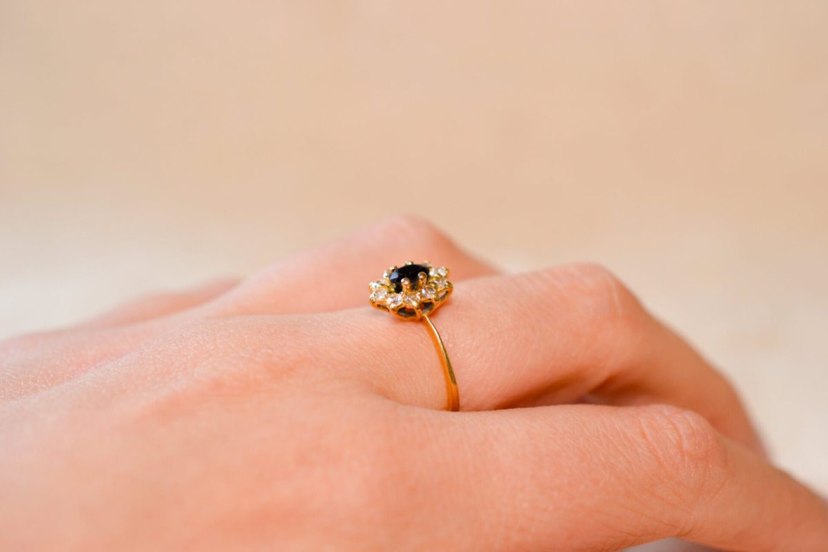 Bague de fiançailles Vintage en Or jaune 18 carats sertie d'un Saphir et d'Oxydes