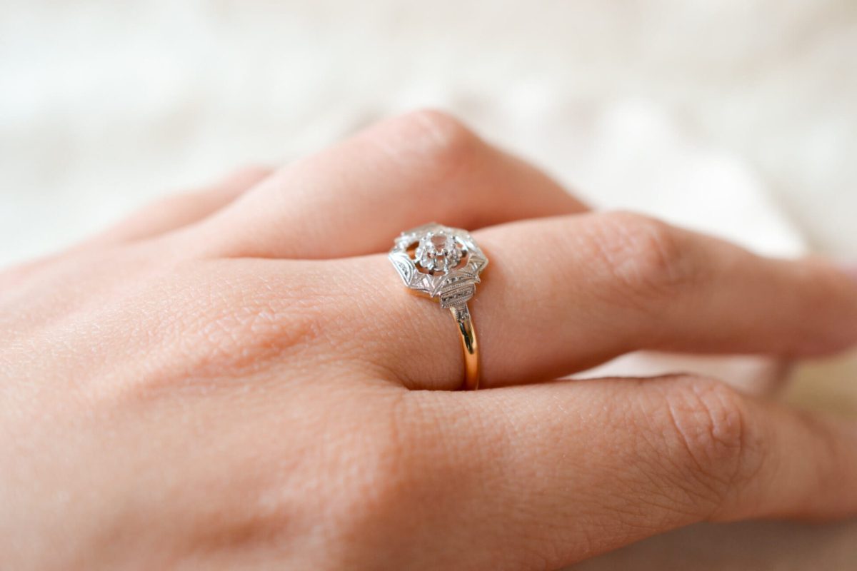 Bague de fiançailles Vintage sertie d'un Oxyde