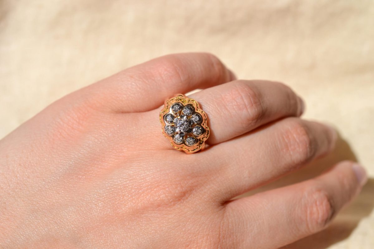 Bague de fiançailles ancienne en Or jaune 16 carats sertie de Diamants