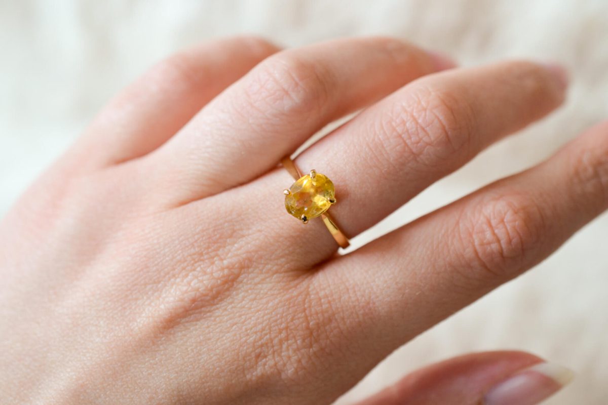 Bague de fiançailles ancienne en Or jaune 18 carats sertie d'une Citrine