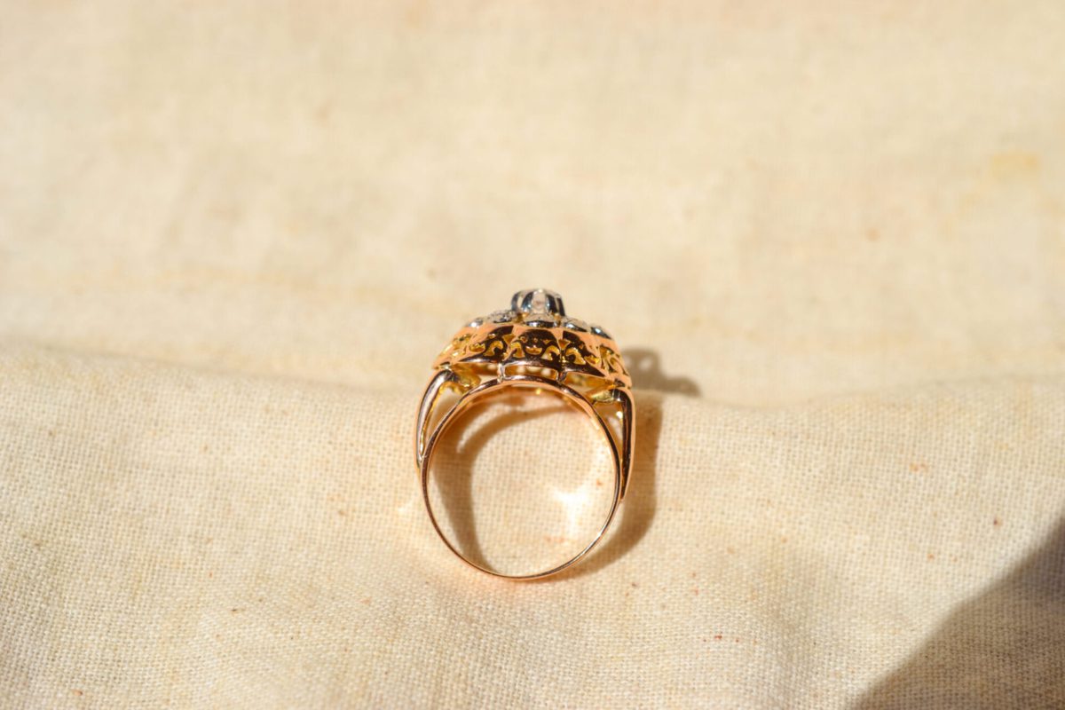 Bague dôme en Or jaune 16 carats sertie de Diamants