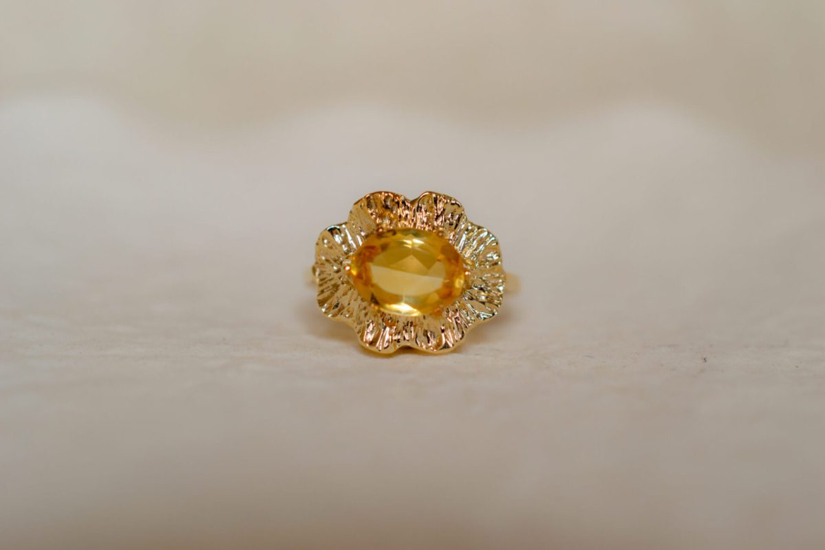 Bague fleur en Or jaune 9 carats sertie d'une Citrine