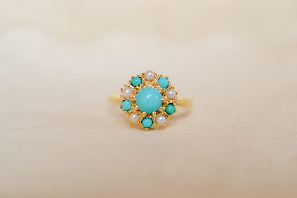 Bague fleur en Or jaune 9 carats sertie de Turquoises et de Perles