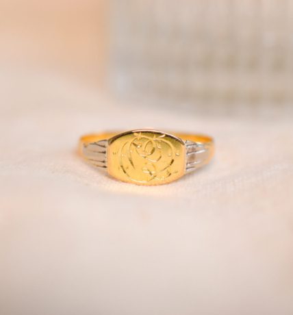 Chevalière ancienne en Or jaune et Or blanc 18 carats