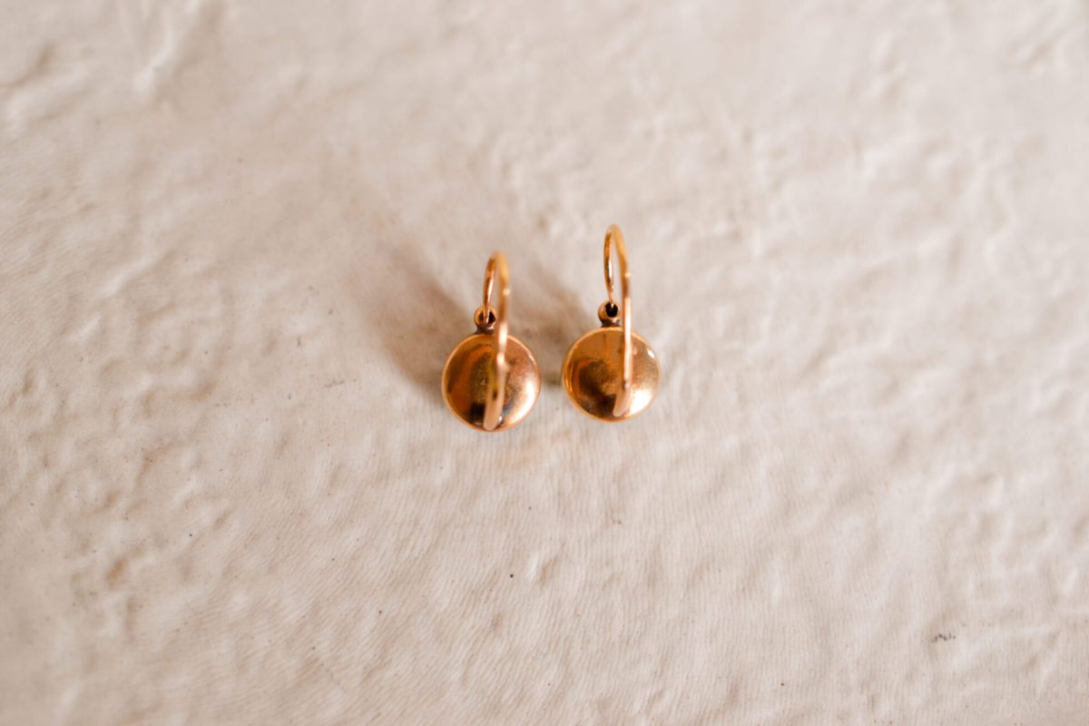 Dormeuses Vintage en Or jaune 18 carats serties de Jais facettés