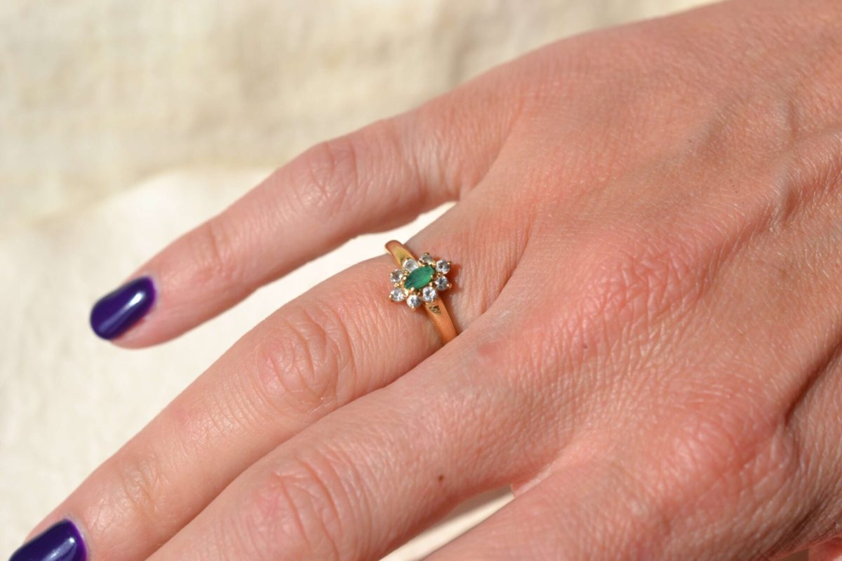 bague marguerite émeraude
