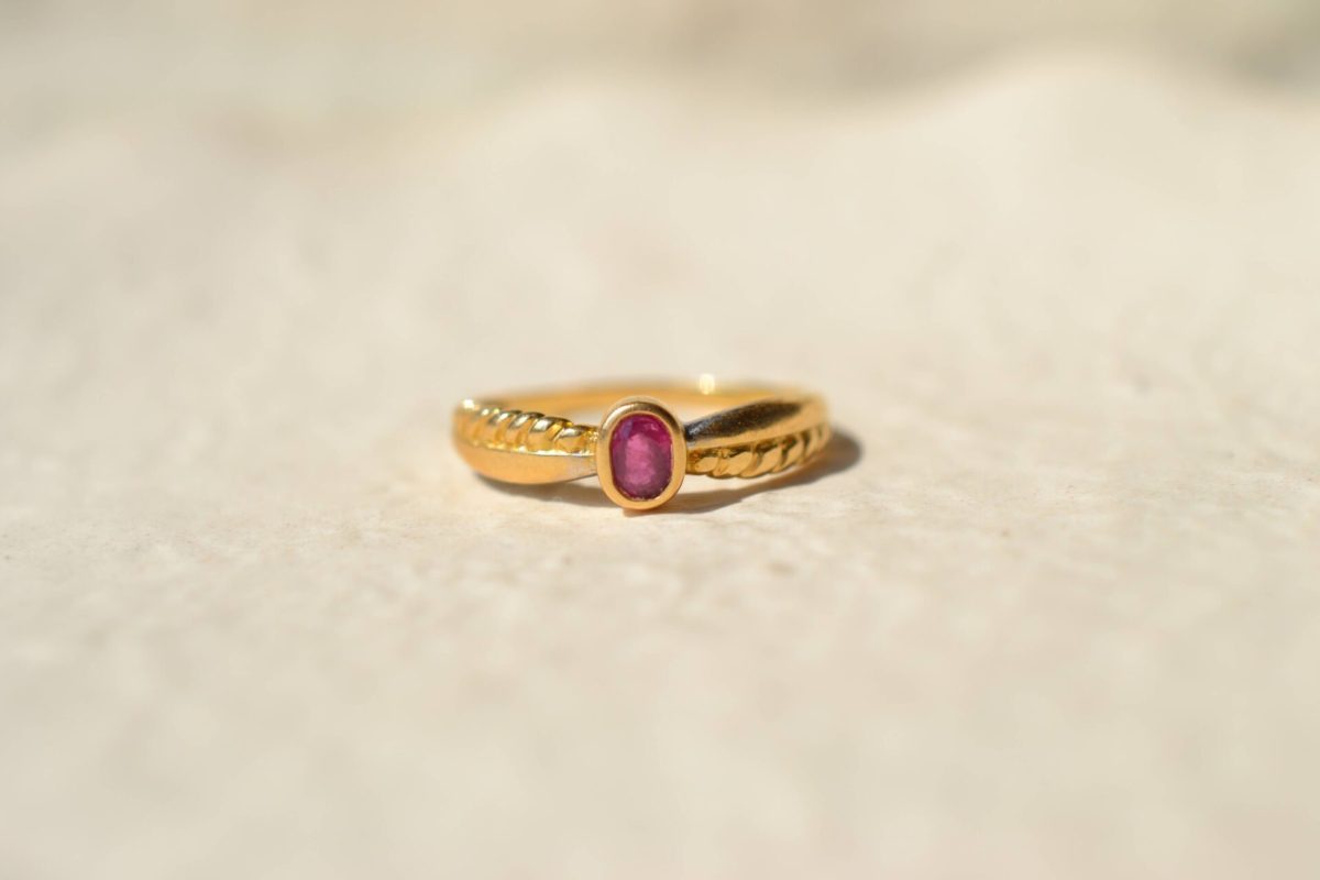 bague vintage rubis