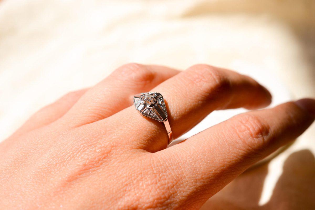 Bague de fiançailles Vintage en Or blanc 18 carats sertie de Diamants