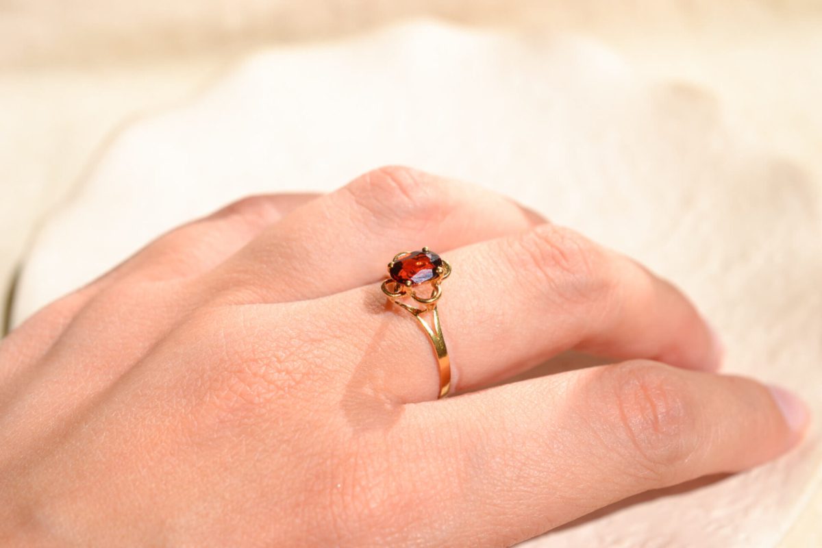 Bague de fiançailles Vintage en Or jaune 18 carats sertie d'un Grenat