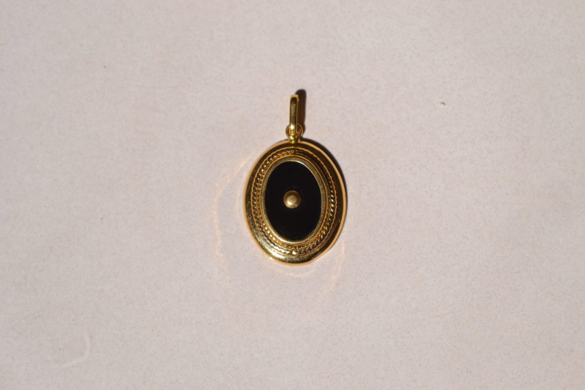 Pendentif Napoléon III en Or jaune 18 carats orné d'Onyx