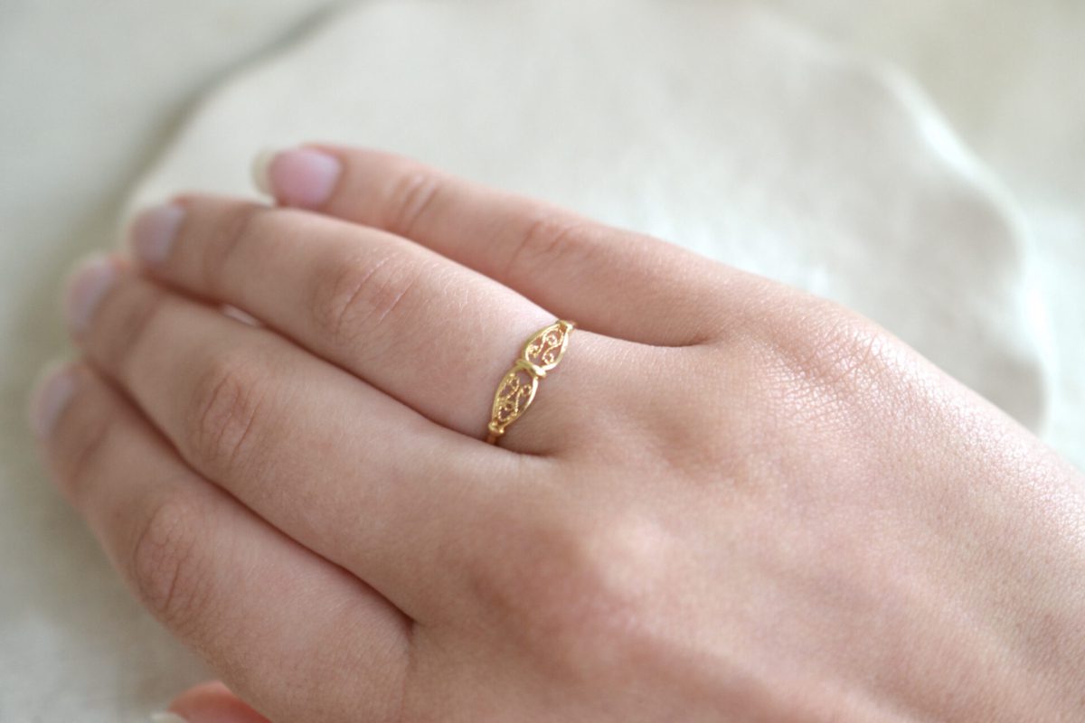 bague effet dentelle