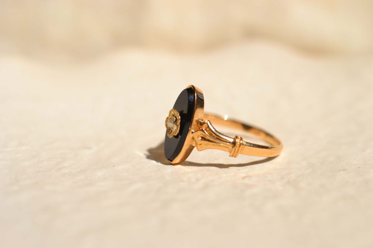 bague fleur pierre noire